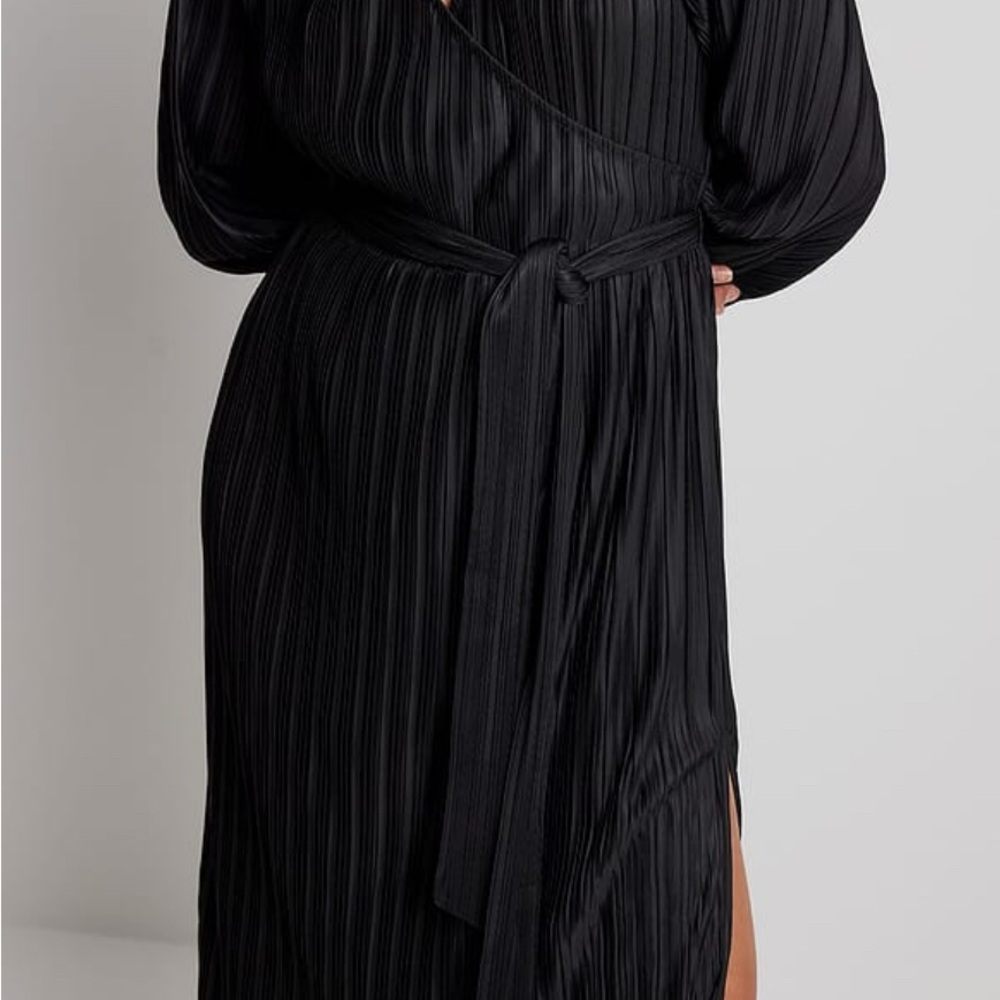 Na-kd Black Wrap Dress - Picture 3 of 8